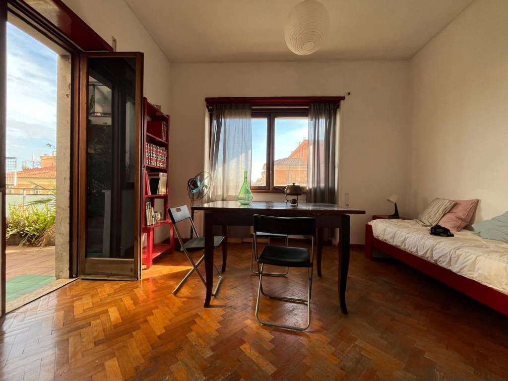 appartamento in vendita a Roma in zona Gianicolense