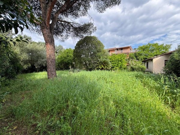 terreno edificabile in vendita a Roma in zona Casal Morena
