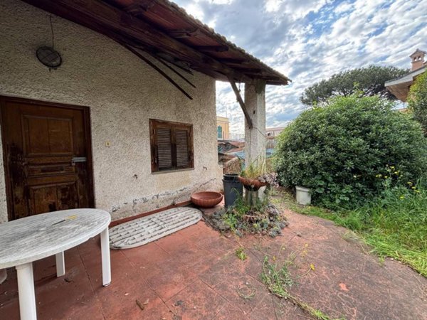 terreno edificabile in vendita a Roma in zona Casal Morena