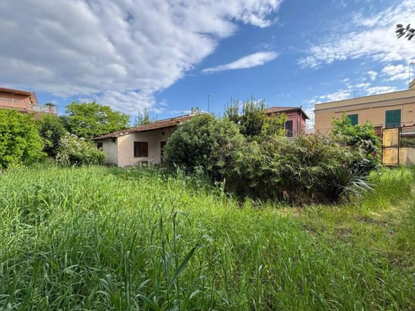 casa indipendente in vendita a Roma in zona Casal Morena