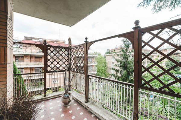 appartamento in vendita a Roma in zona Tomba di Nerone