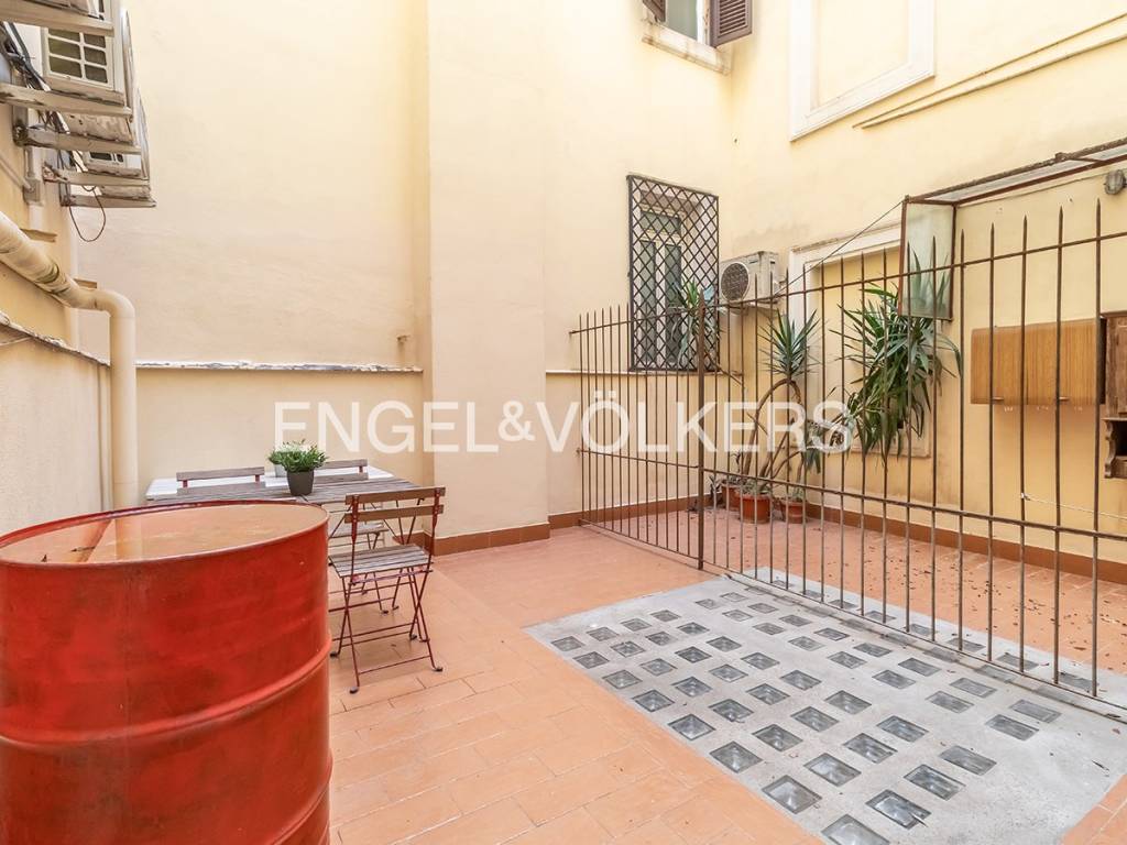 appartamento in vendita a Roma in zona Castro Pretorio