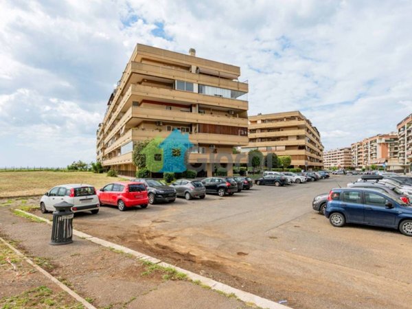 appartamento in vendita a Roma in zona Torre Angela