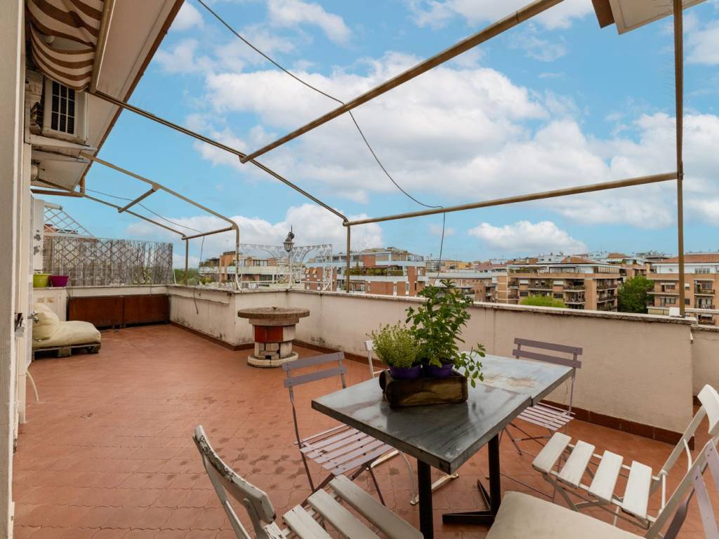 appartamento in vendita a Roma in zona Monte Sacro/Talenti