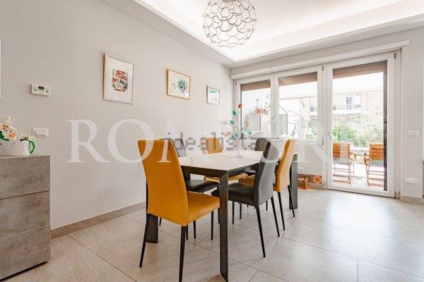 casa indipendente in vendita a Roma in zona Axa