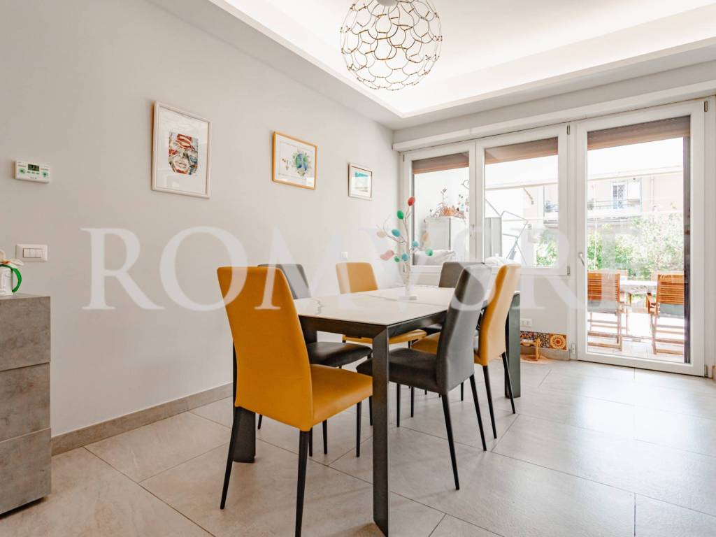 casa indipendente in vendita a Roma in zona Axa