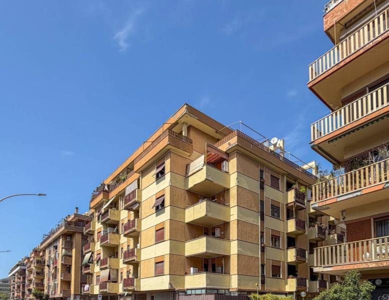 appartamento in vendita a Roma in zona Ostia
