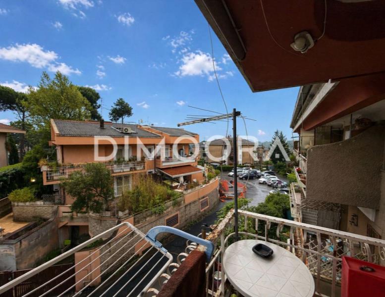 appartamento in vendita a Roma in zona Tomba di Nerone