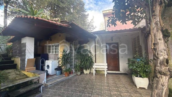 appartamento in vendita a Roma in zona Tomba di Nerone
