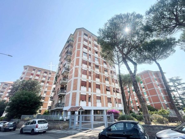 appartamento in vendita a Roma in zona Torre Spaccata