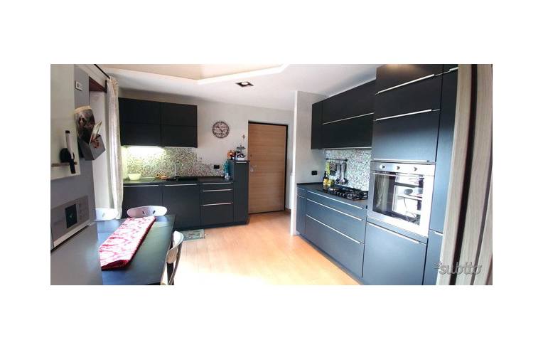 appartamento in vendita a Roma in zona Osteria del Curato