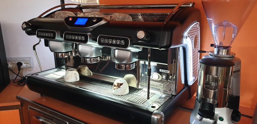 negozio in vendita a Roma in zona Romanina