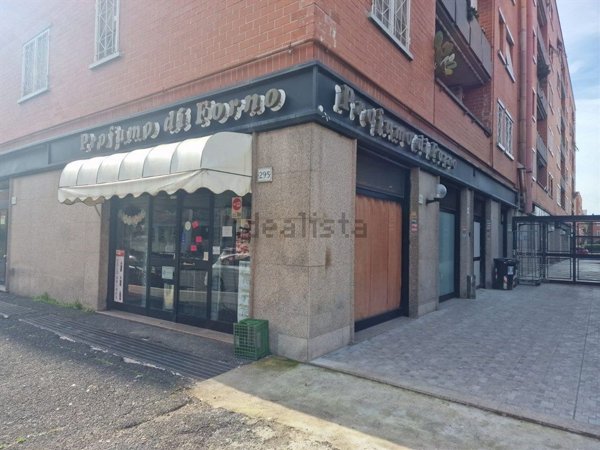 locale commerciale in vendita a Roma