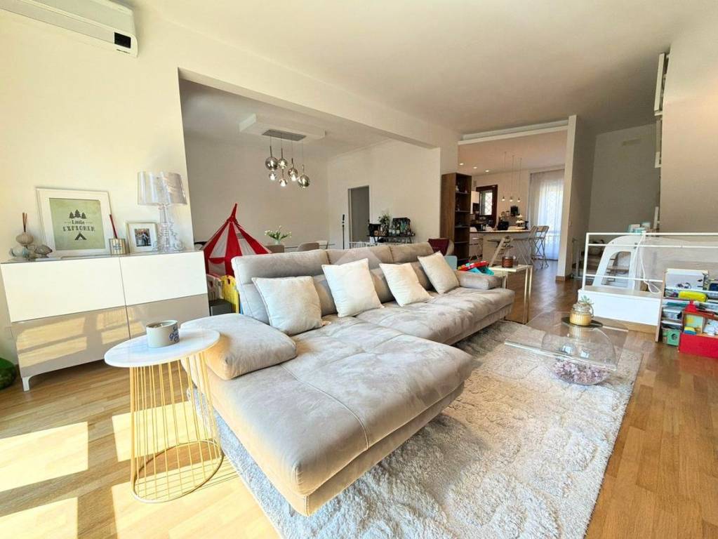 casa indipendente in vendita a Roma in zona Vitinia