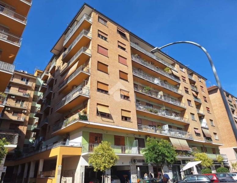 appartamento in vendita a Roma in zona Tuscolano