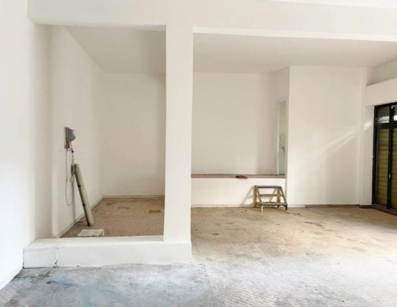 locale commerciale in vendita a Roma in zona Ostia