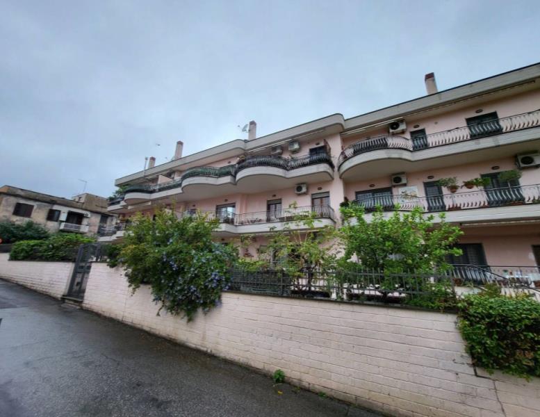 appartamento in vendita a Roma in zona Finocchio