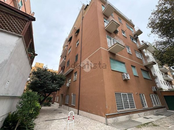 appartamento in vendita a Roma in zona Appio Latino