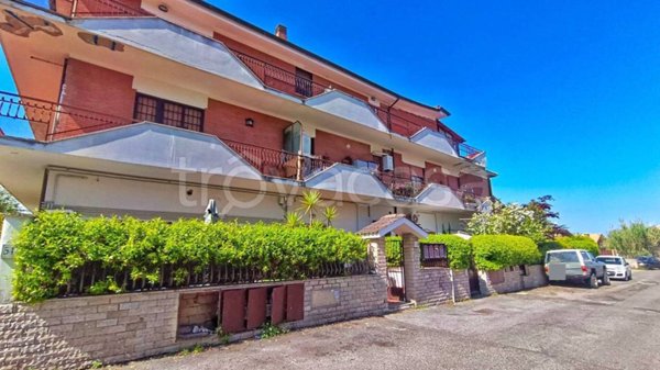 appartamento in vendita a Roma in zona Casal Morena