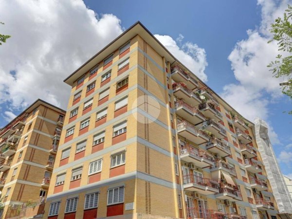 appartamento in vendita a Roma in zona Appio Latino