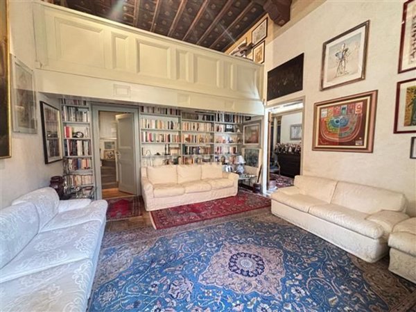 appartamento in vendita a Roma in zona Parione/Sant'Eustachio
