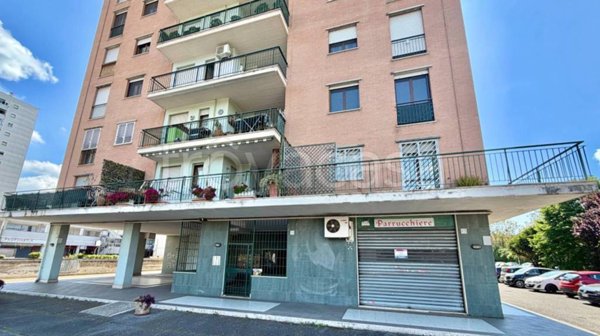 appartamento in vendita a Roma in zona Torre Angela