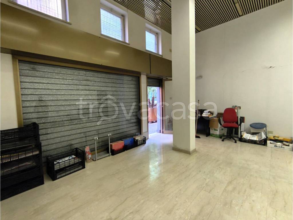 negozio in vendita a Roma in zona Ostiense