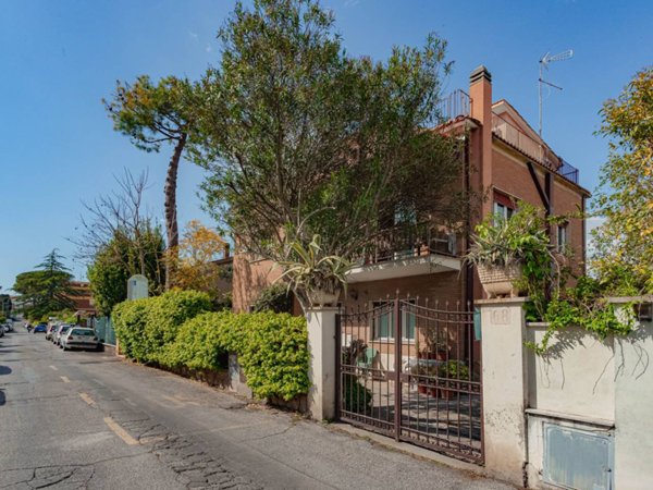casa indipendente in vendita a Roma in zona Vitinia