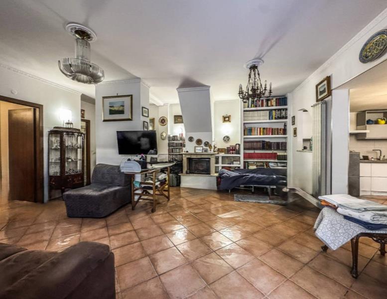 casa indipendente in vendita a Roma in zona Infernetto