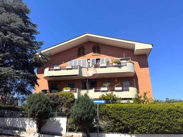 appartamento in vendita a Roma in zona Finocchio