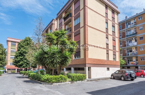 appartamento in vendita a Roma in zona Ostia