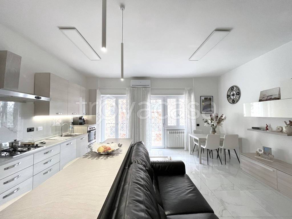 appartamento in vendita a Roma in zona Portuense