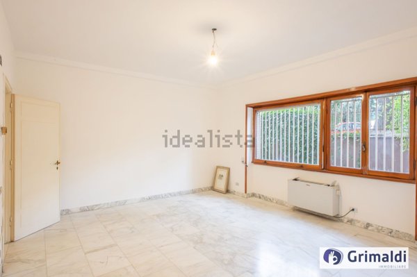 appartamento in vendita a Roma in zona Ardeatino