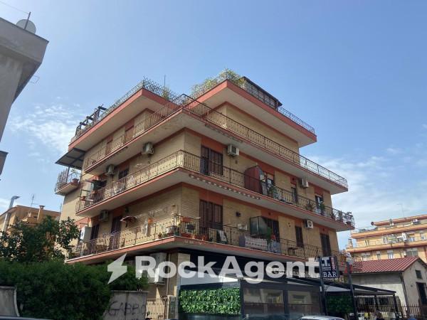 appartamento in vendita a Roma in zona Torre Angela