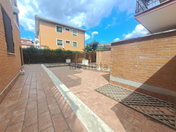 appartamento in vendita a Roma in zona Casal Morena
