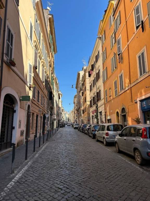 appartamento in vendita a Roma in zona Rione Monti/Campitelli