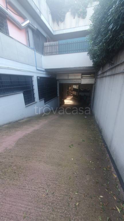 negozio in vendita a Roma in zona Borghesiana