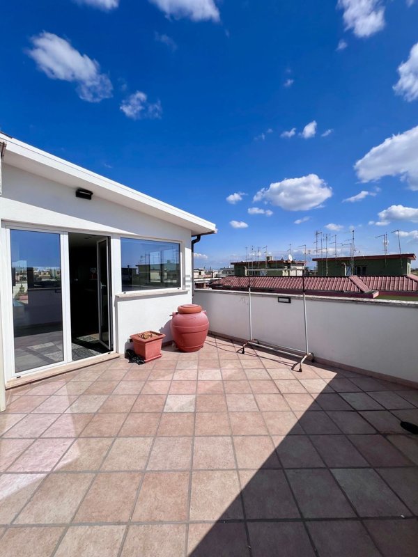 appartamento in vendita a Roma in zona Ostia