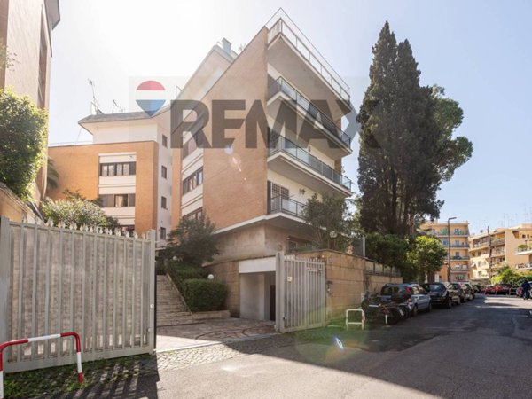 appartamento in vendita a Roma in zona Della Vittoria