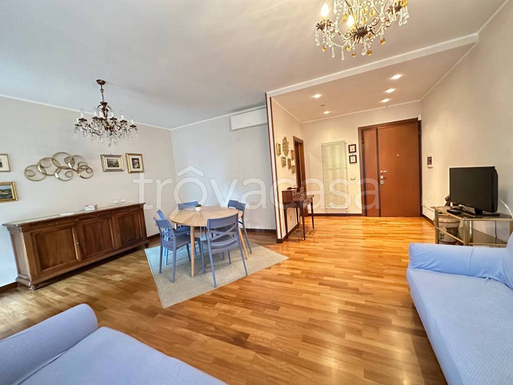 appartamento in vendita a Roma in zona EUR