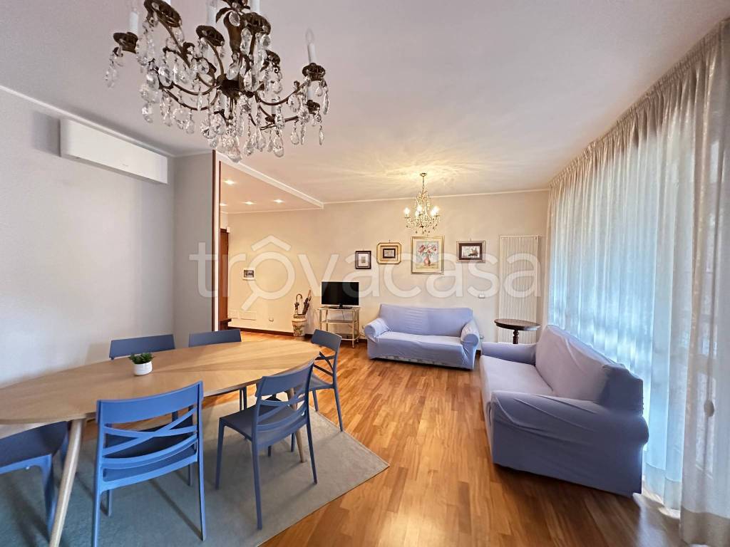 appartamento in vendita a Roma in zona EUR