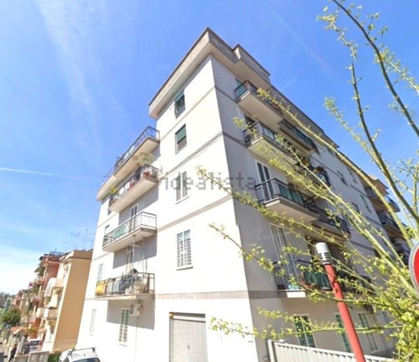 appartamento in vendita a Roma in zona Torre Angela