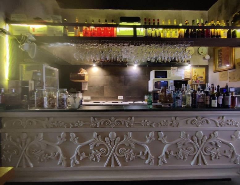 negozio in vendita a Roma in zona Appio Claudio