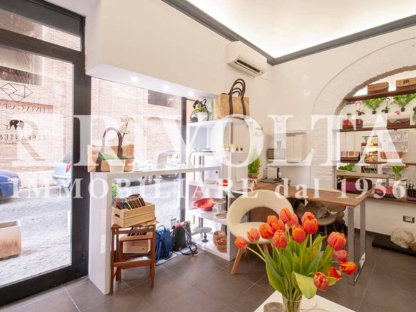 negozio in vendita a Roma in zona Parione/Sant'Eustachio