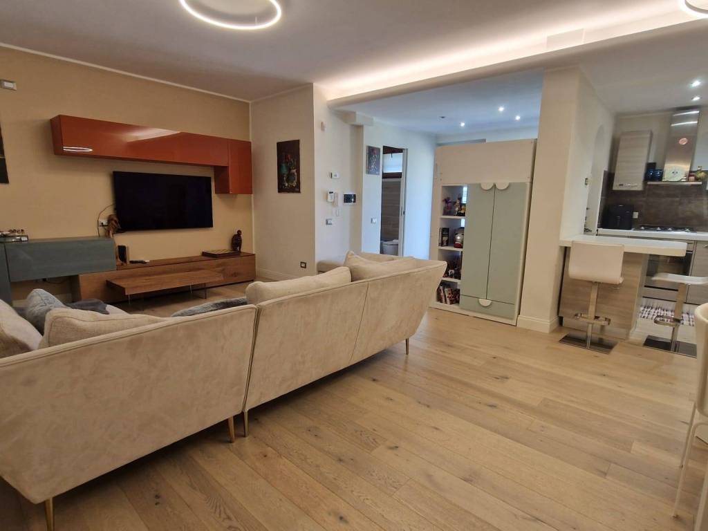 casa indipendente in vendita a Roma in zona Ostia Antica