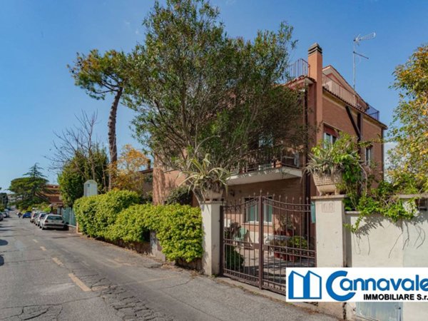 casa indipendente in vendita a Roma in zona Acilia