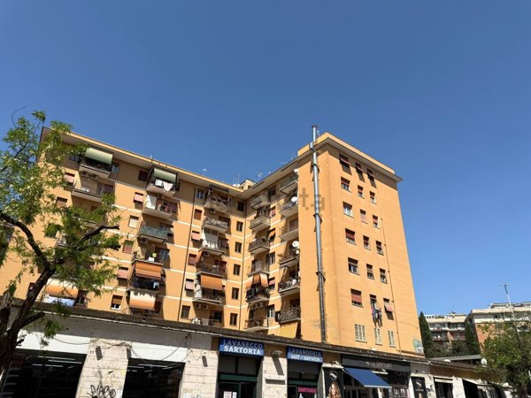 appartamento in vendita a Roma in zona Tuscolano
