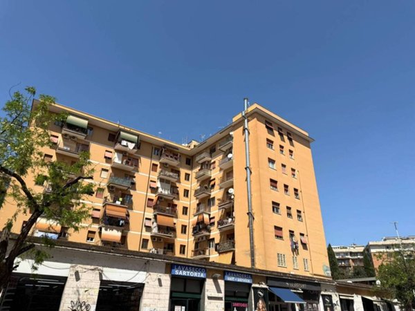 appartamento in vendita a Roma in zona Tuscolano