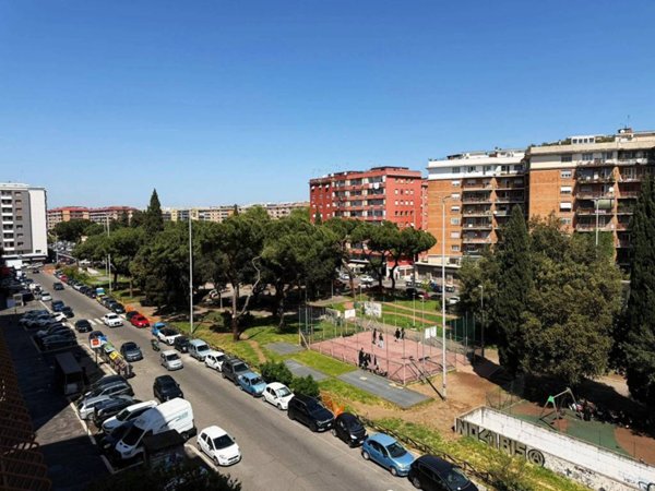 appartamento in vendita a Roma in zona Tuscolano