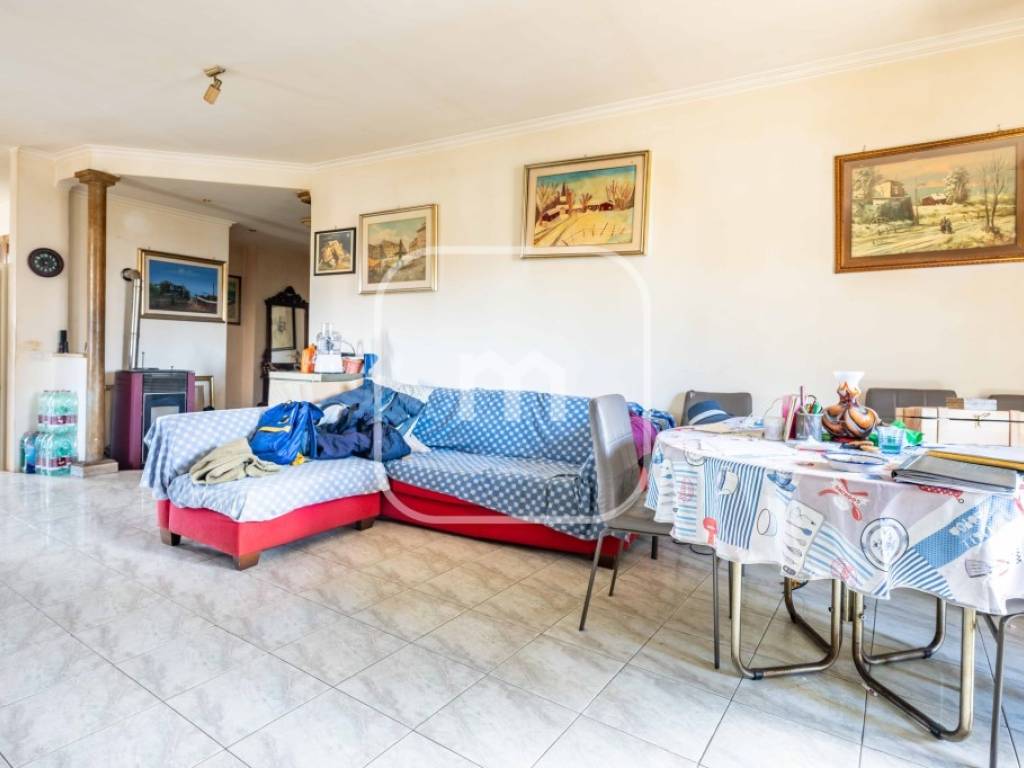 appartamento in vendita a Roma in zona Lunghezza
